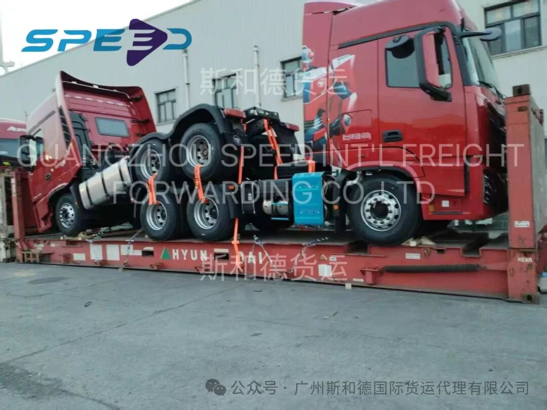 Space-efficient flat rack loading for heavy duty trucks